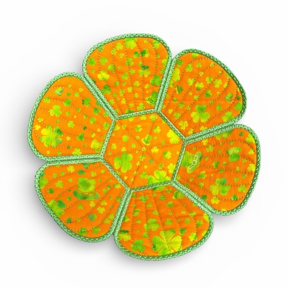 Hand Crafted Basket Center Piece Bowl Quilted 8 round x 3 in tall Shamrock - Picture 6 of 8